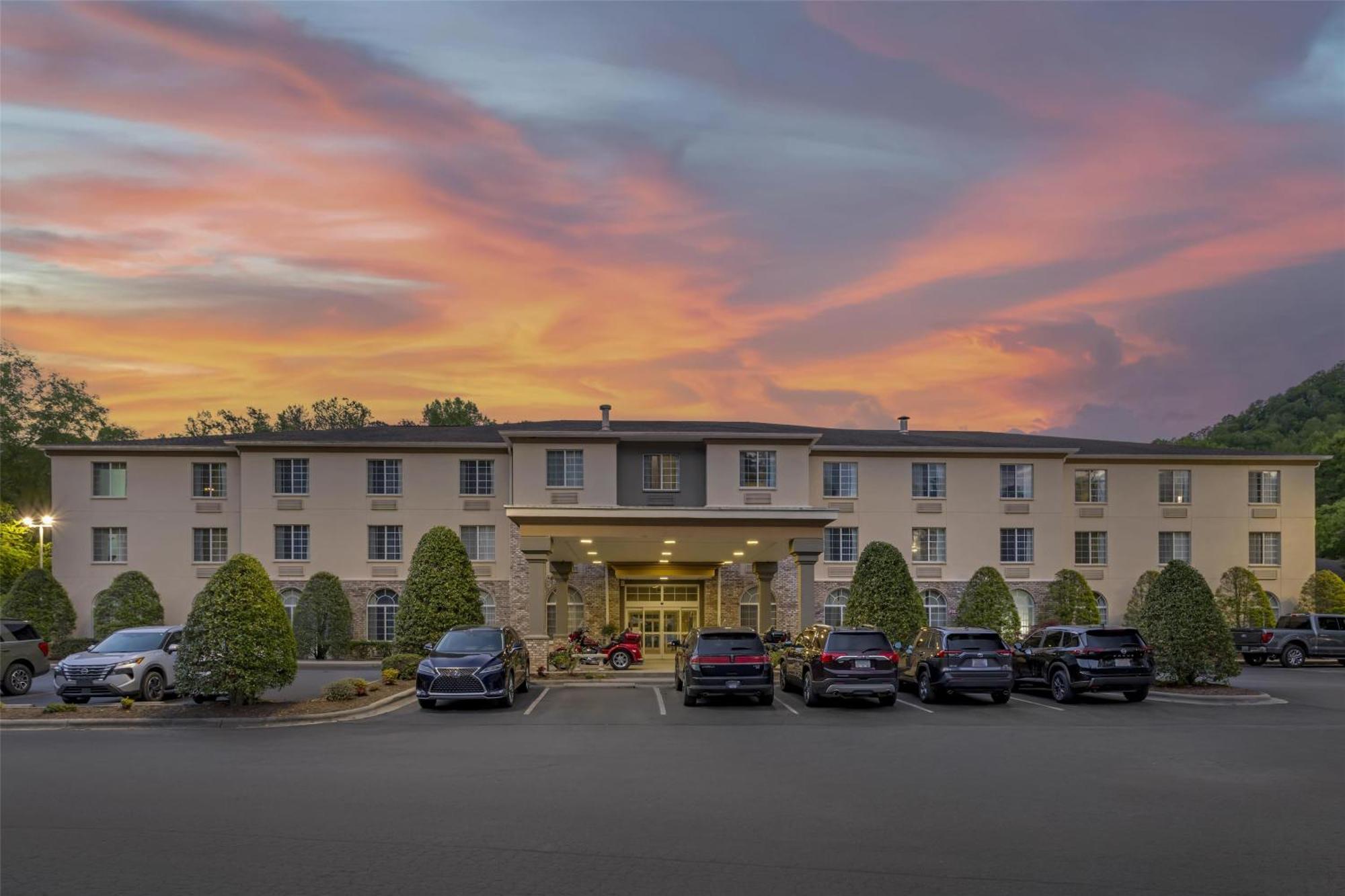 Best Western Plus River Escape Sylva / Dillsboro Exterior foto