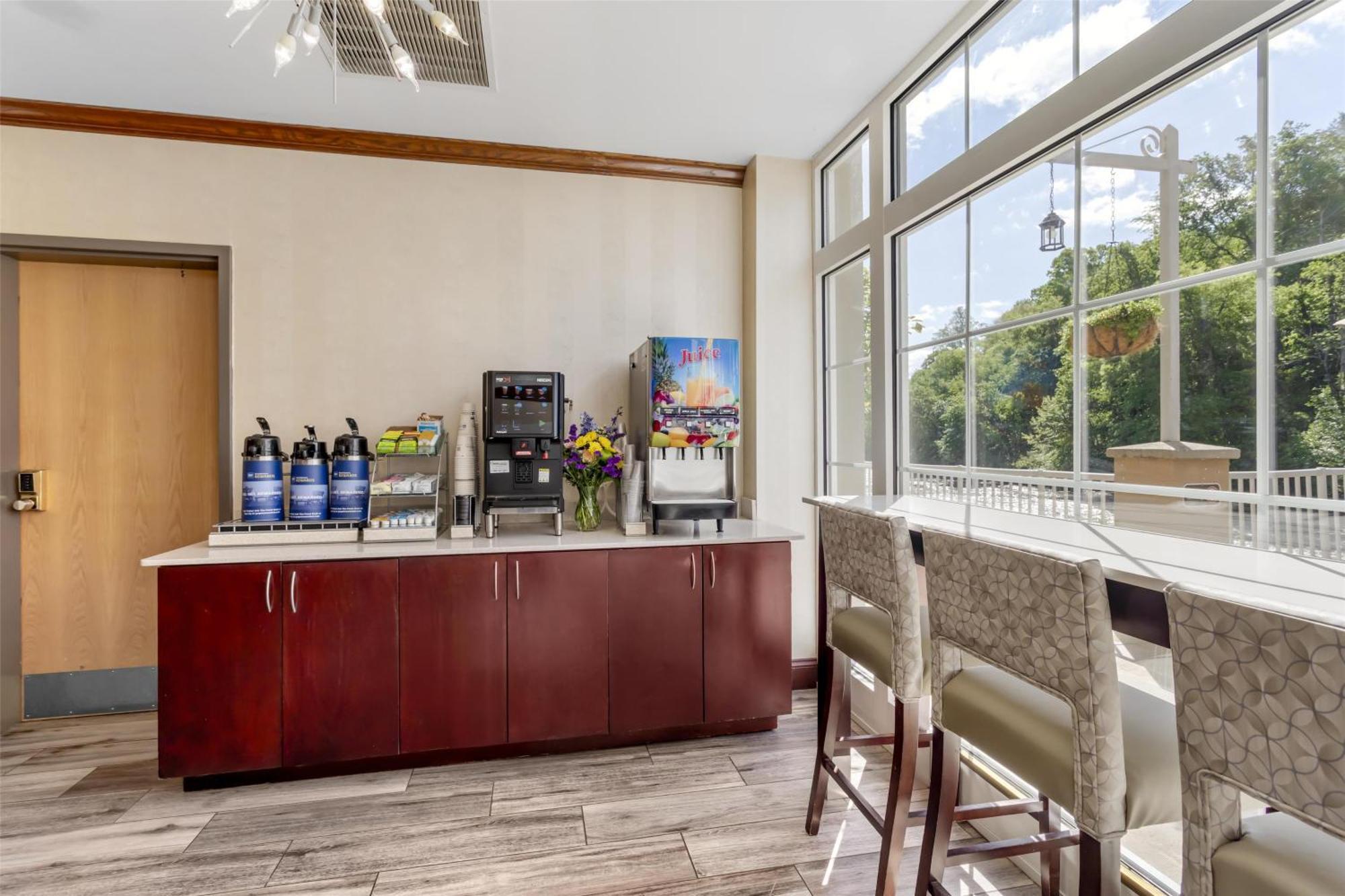 Best Western Plus River Escape Sylva / Dillsboro Exterior foto